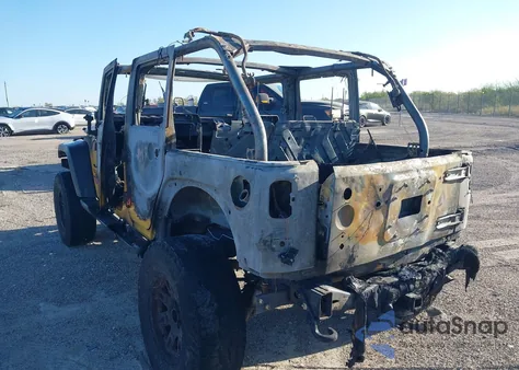 2015 Jeep Wrangler Unlimited Sport z USA, uszkodzony, nr VIN 1C4BJWDG2FL586062